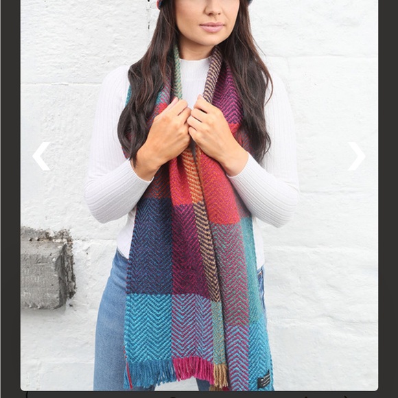 ARAN SWEATER MARKET Wool Donegal Scarf Rainbow NWT - Picture 2 of 5